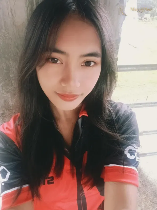 Another photo of Marycris