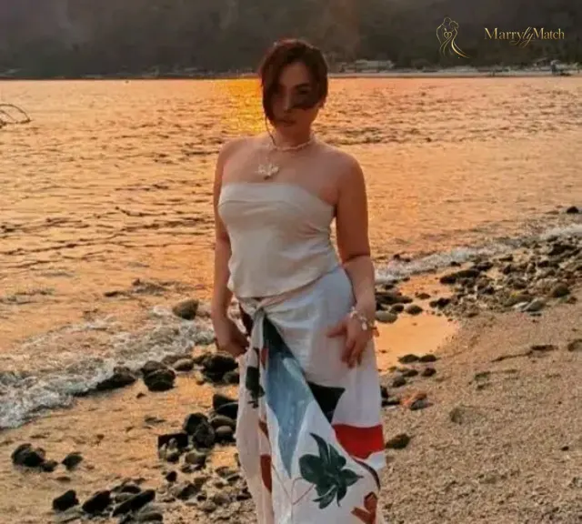 Ella Jane, 36