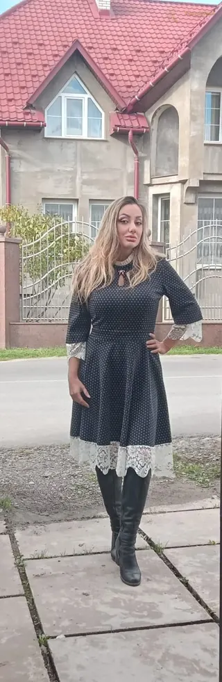 Diana, 37