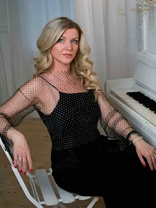 Another photo of OKSANA
