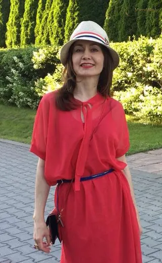 Valeria, 52