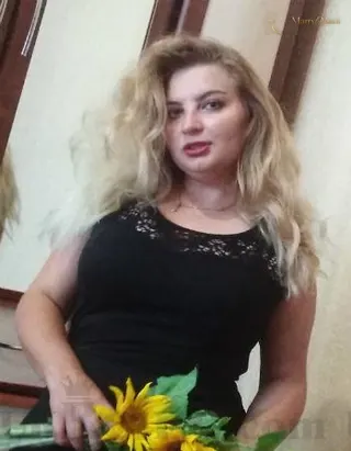 Yuliya, 39