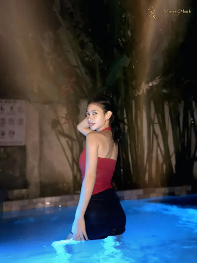 Another photo of Marian