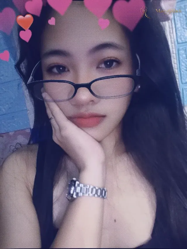 Rose, 25