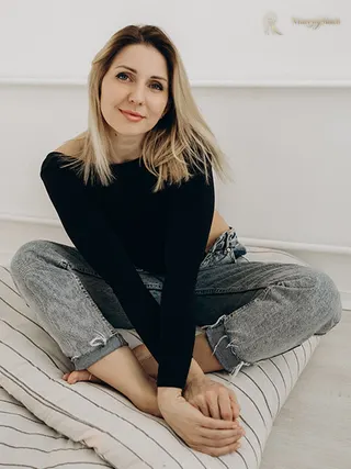EKATERINA, 35