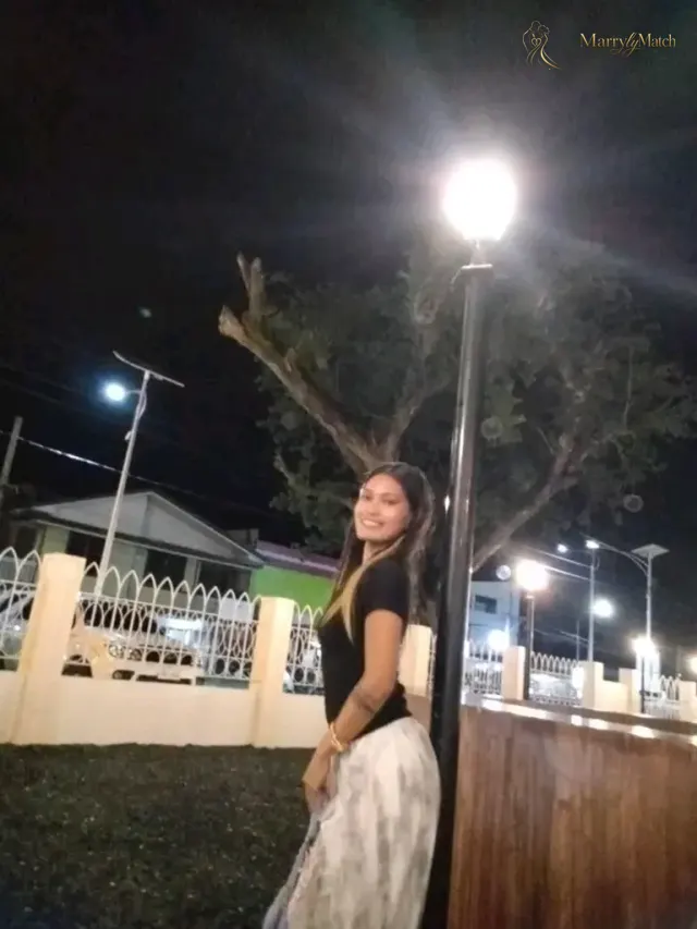 Maylyn, 20