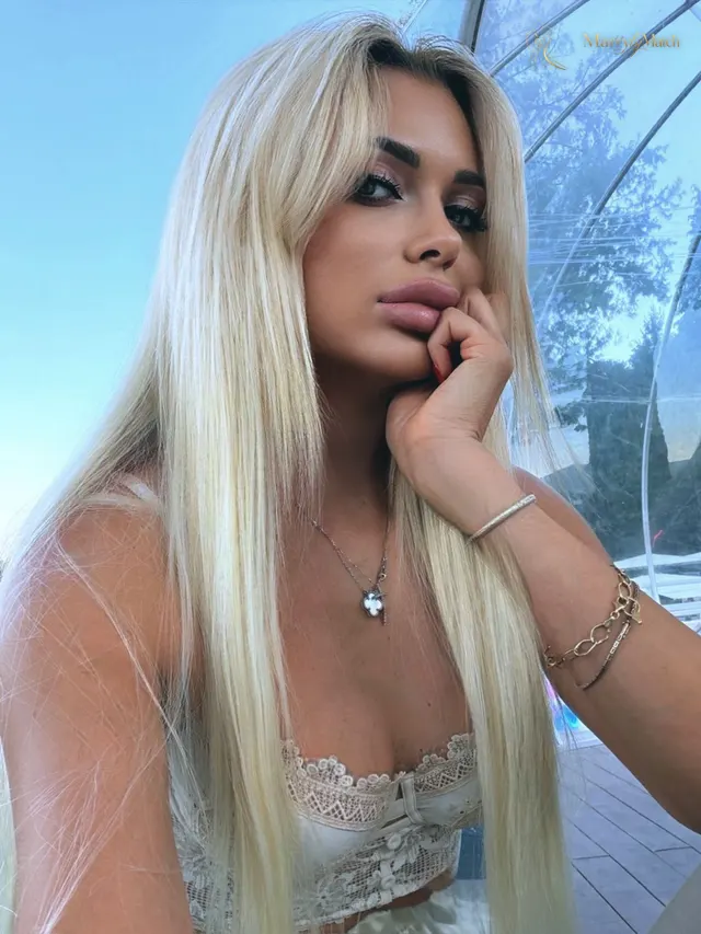 Maryna, 40