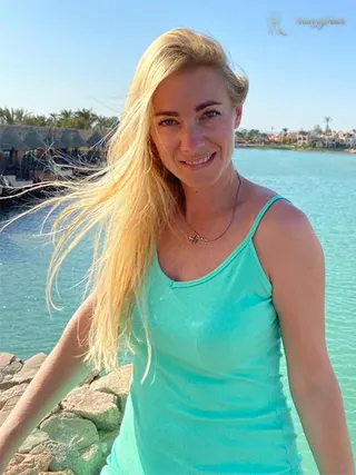 Another photo of ANZHELA