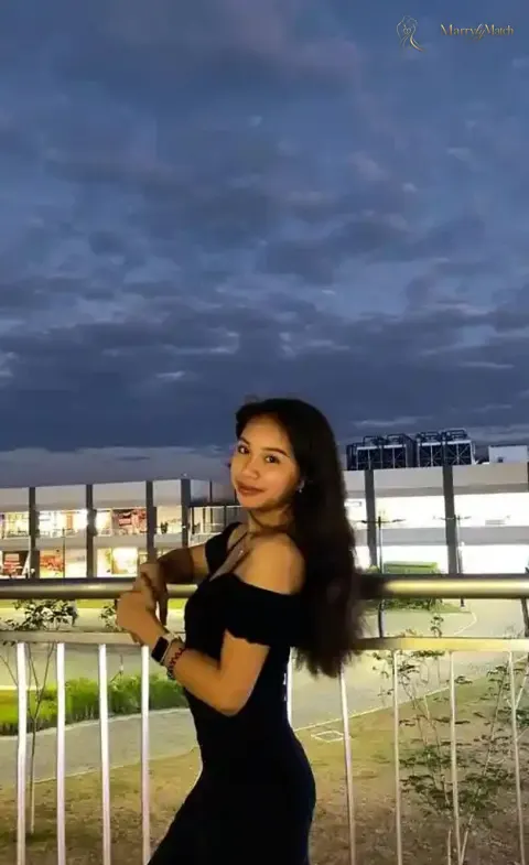 Another photo of Adrianne