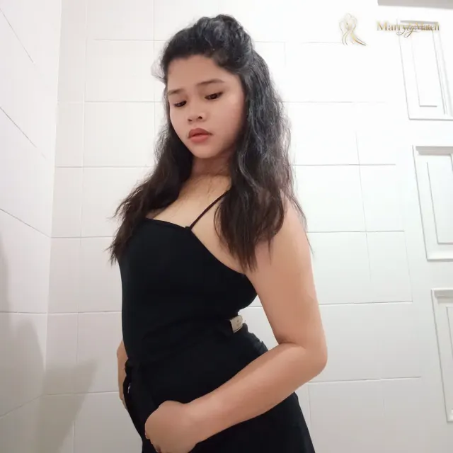 Dina, 20