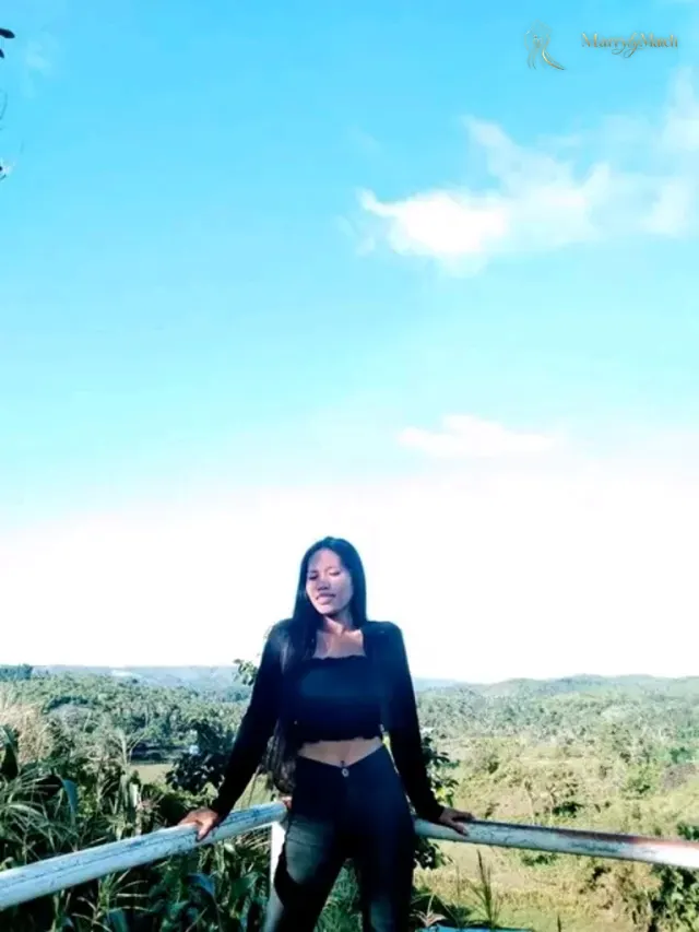 Another photo of Crisjie