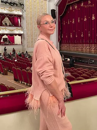 Another photo of LYUDMILA