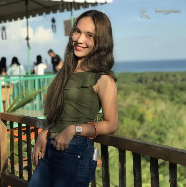 Another photo of Krystal sheen