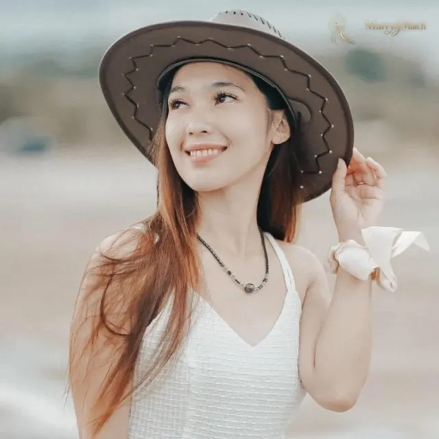 Another photo of Krystal sheen