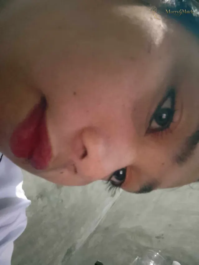 Another photo of Mae an