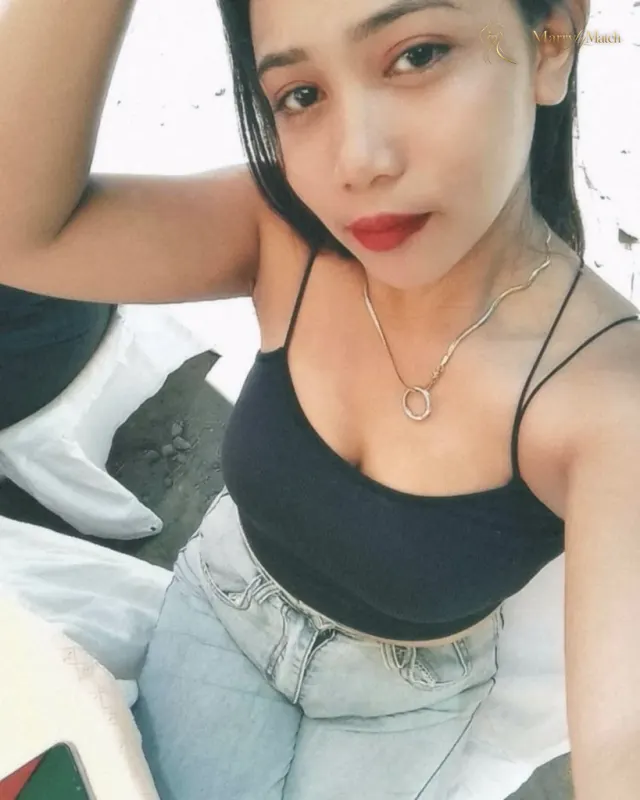 Another photo of Mae an