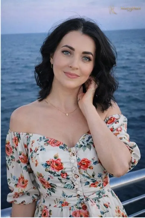 Natalia, 45