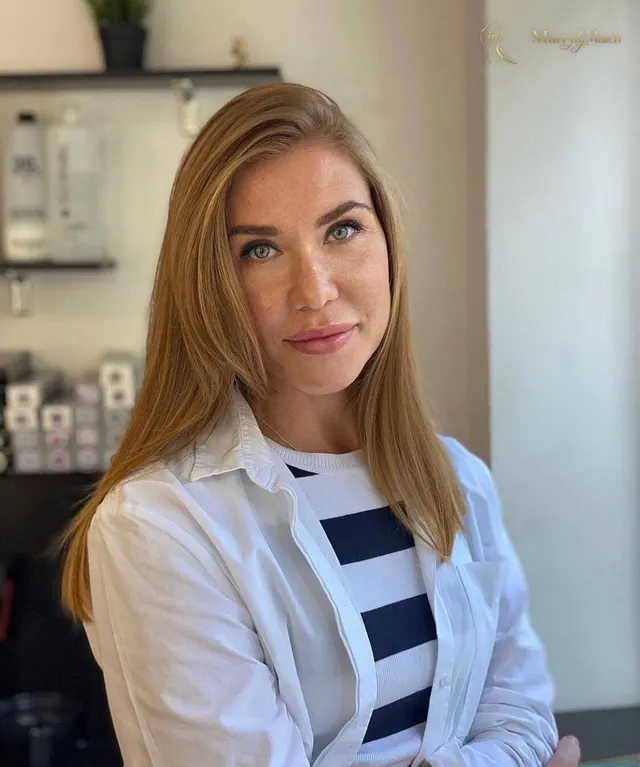 Yulia, 43