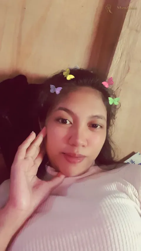 METZIE NICOLE, 23