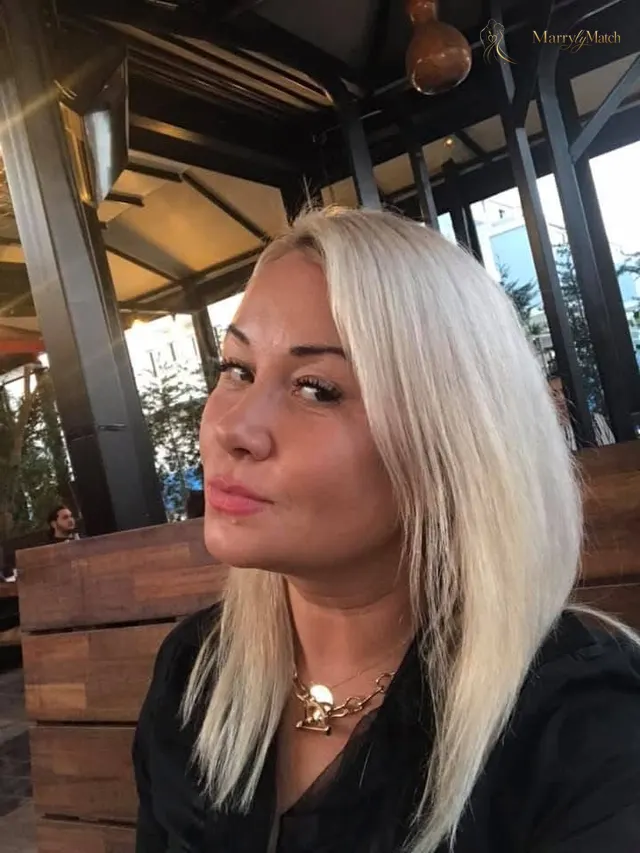 Viktoriia, 49