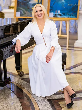 Another photo of LYUDMILA