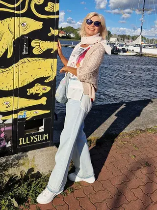 Another photo of LYUDMILA