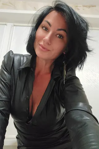 NATALYA, 44
