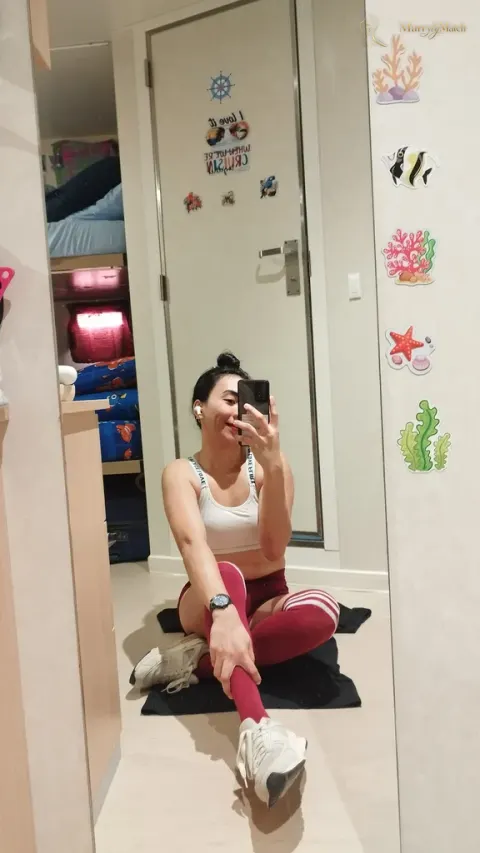 Another photo of Mae