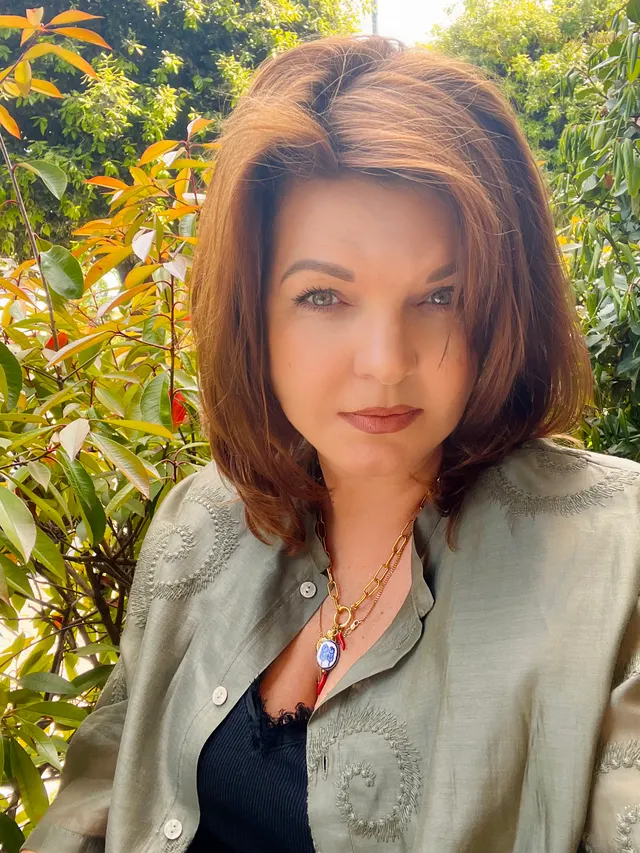 Maryna, 49