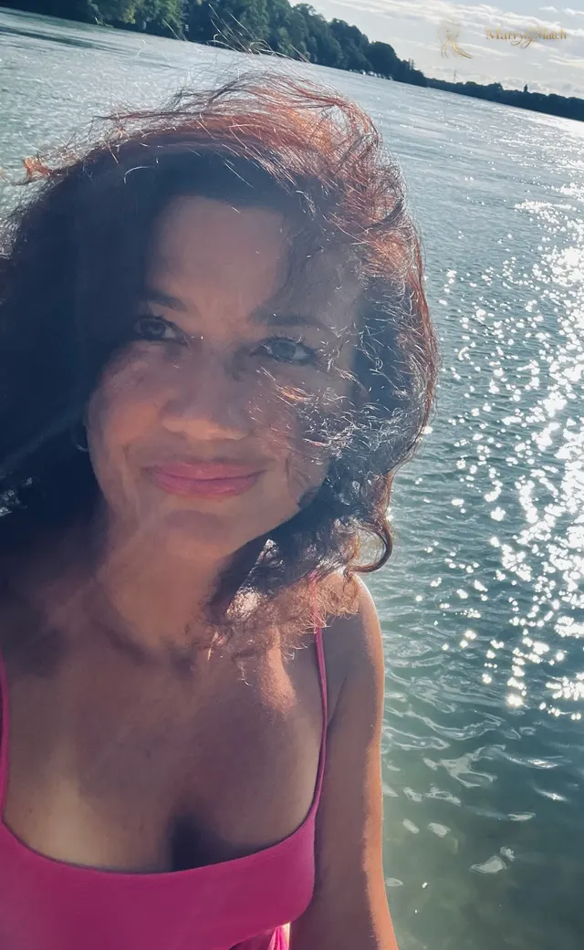 Viktoria, 52