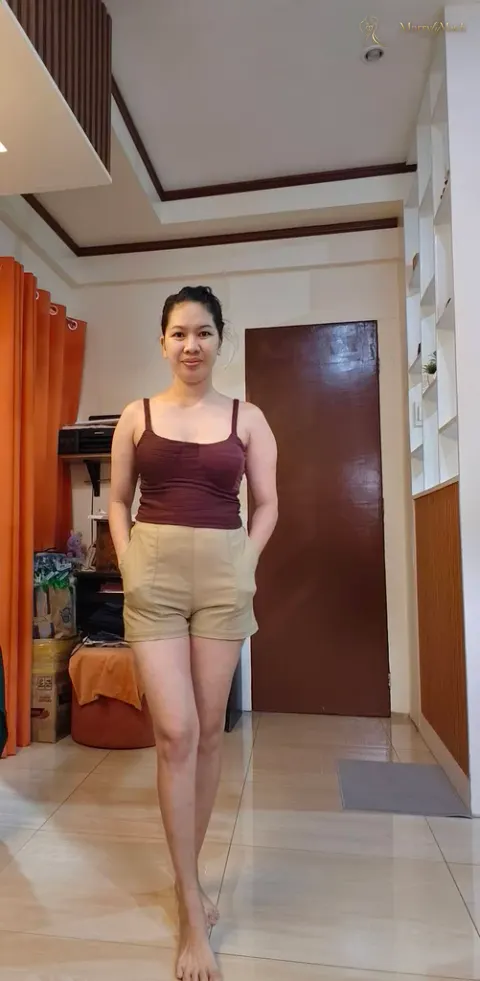 Eva Jean, 33