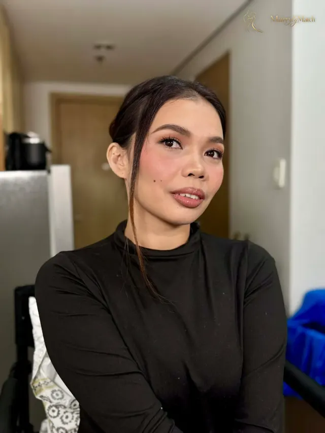 Jocelyn, 29