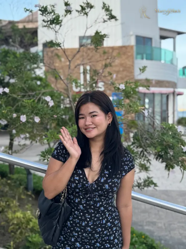 Carla Tumulak, 25