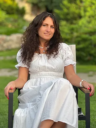 INNA, 44