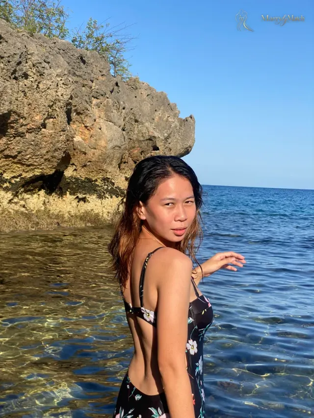 Mae, 25