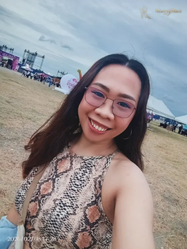 Jess, 31