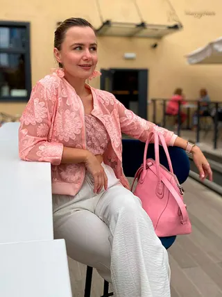 Another photo of STEFANIYA