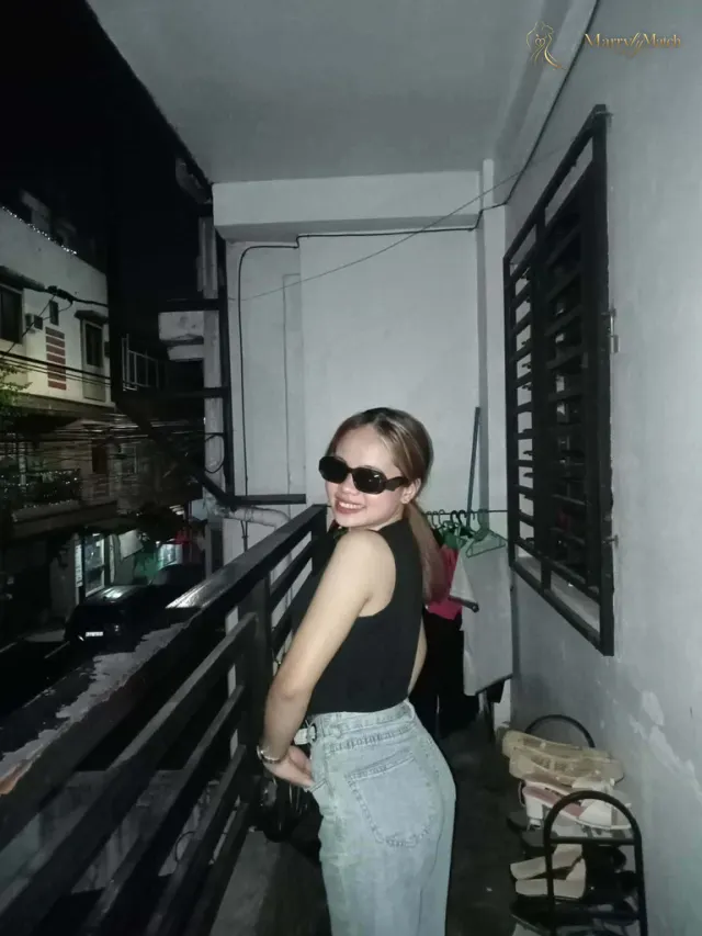 Another photo of mariel