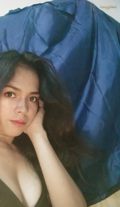Jennylyn, 25