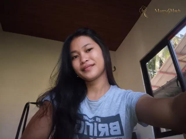 Another photo of Mayrel Rose