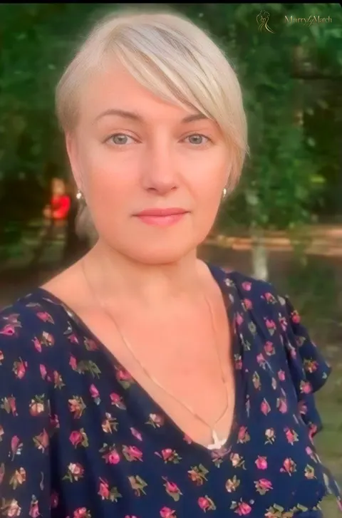 Natalia, 59