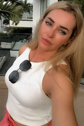 Another photo of KATERINA