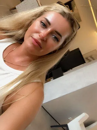 Another photo of KATERINA