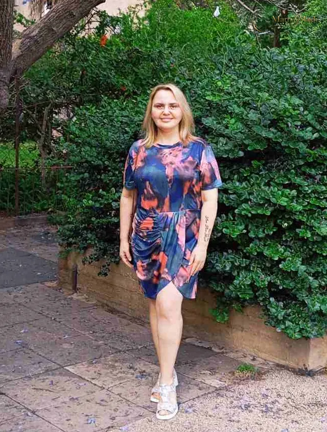 Oksana, 51