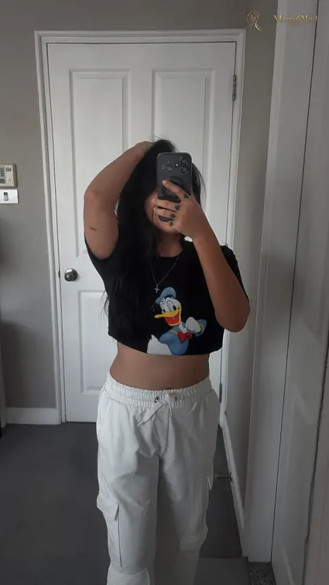 Joan, 29