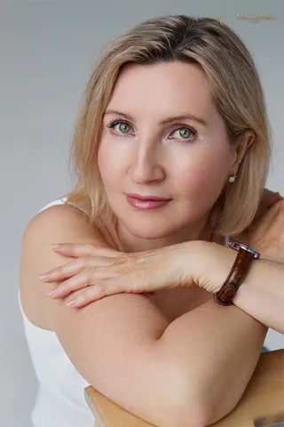 INNA, 52