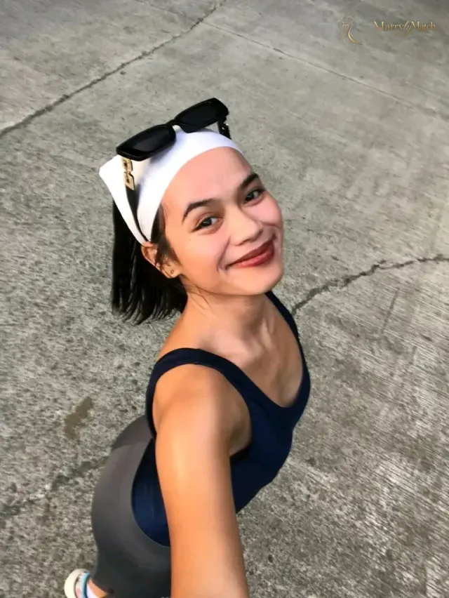 Another photo of Dimple