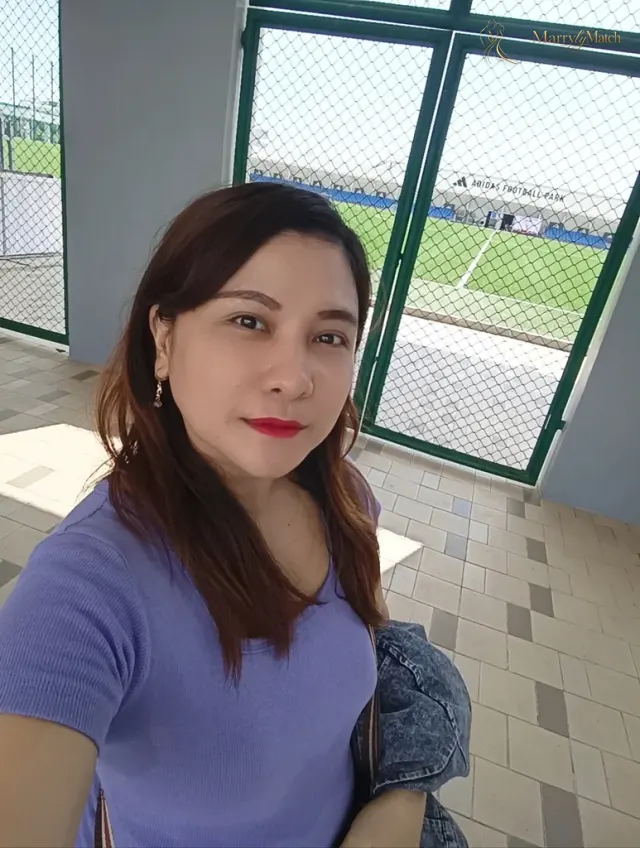 Anna, 43