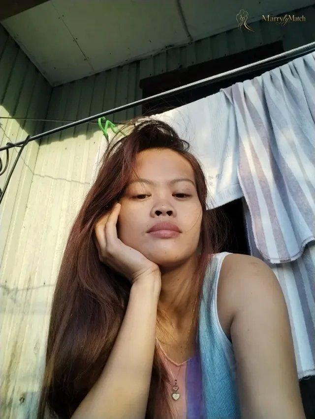 Dominique, 37