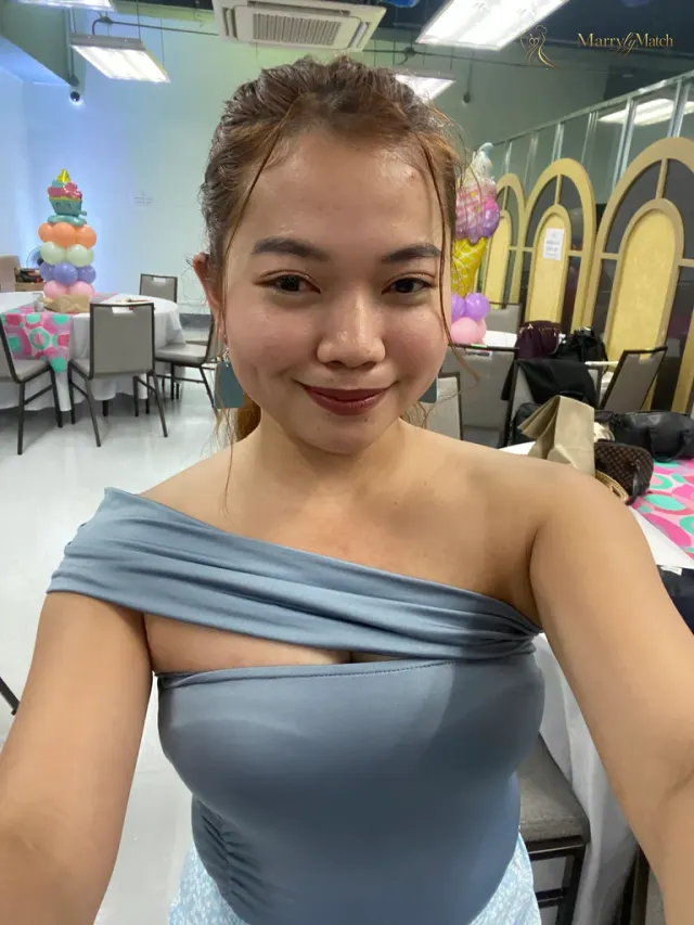 Another photo of Nicole